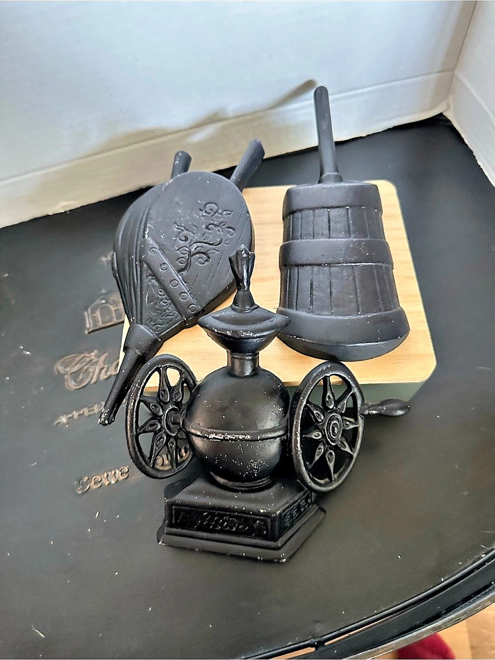 Vintage sexton cast metal wall hanging 3 set